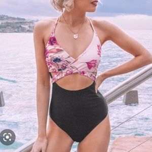 Cupshe wrap swimsuit